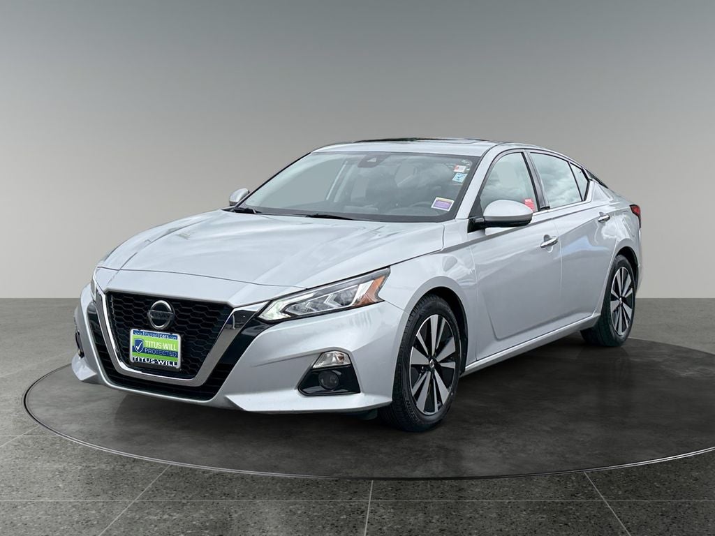 2019 Nissan Altima — rear three-quarter view
