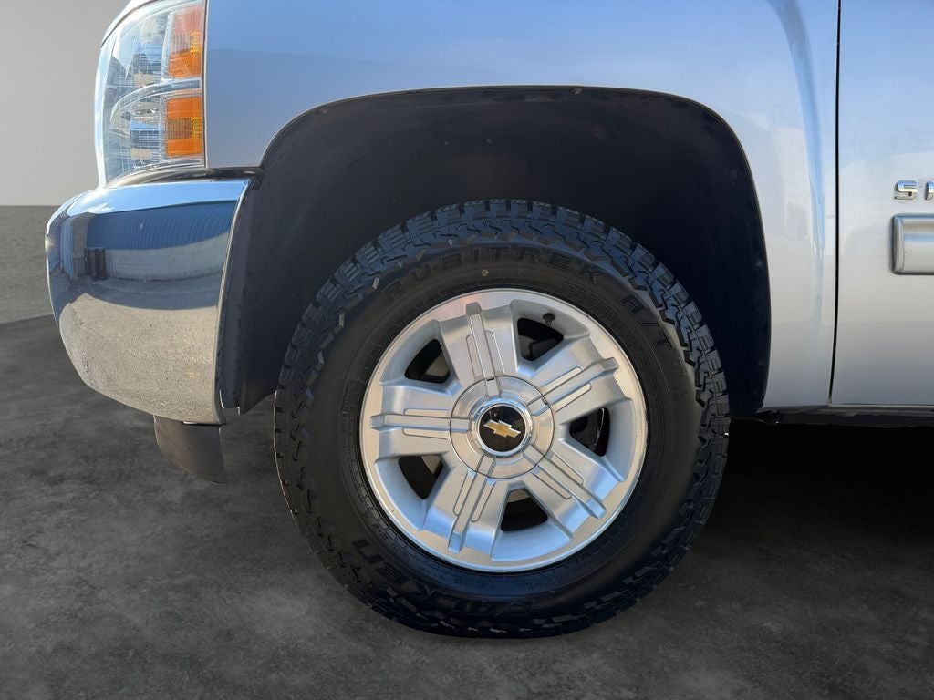 2013 Chevrolet Silverado 1500 — interior view