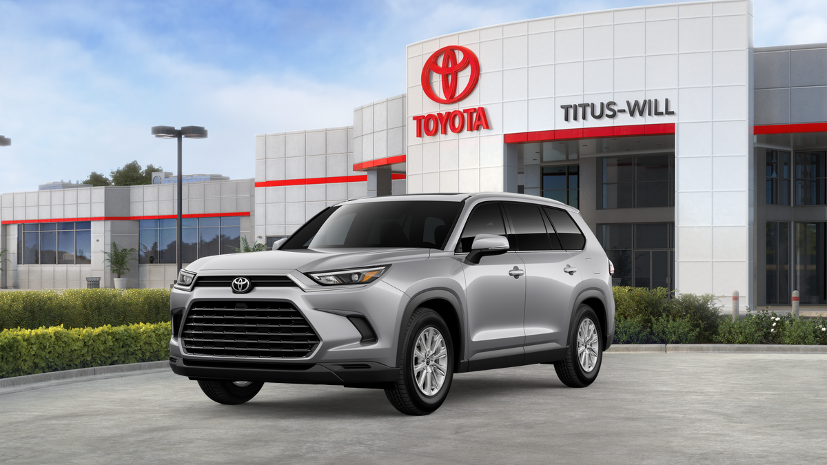 2026 Toyota Grand Highlander Hybrid Hybrid XLE in Celestial Silver Metallic — front three-quarter view