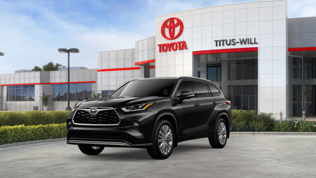 2026 Toyota Highlander Platinum in Midnight Black Metallic — front three-quarter view